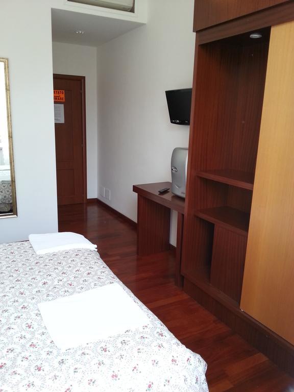 Mille Fiori Bed & Breakfast Roma Oda fotoğraf