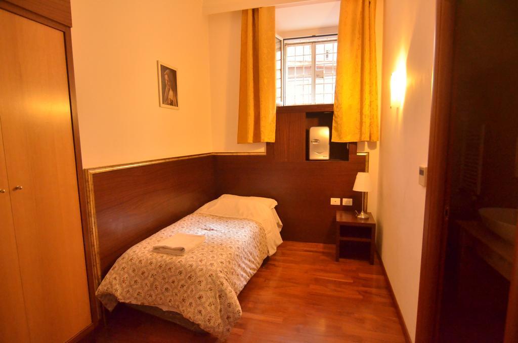 Mille Fiori Bed & Breakfast Roma Oda fotoğraf